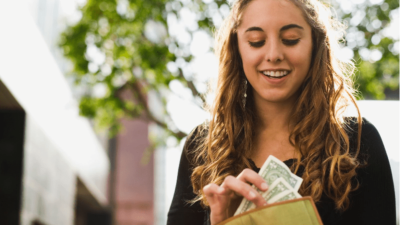teen girl learning about money